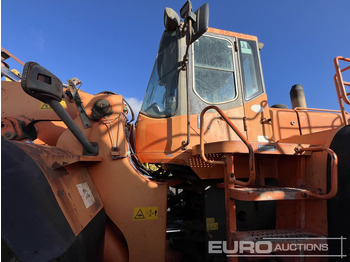 Gumikerekes homlokrakodó DOOSAN DL400
