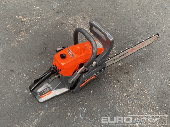 Garázs felszerelés Unused Daewoo DACS3816 37cc 16" Petrol Chainsaw (4 of): 3 kép. Garázs felszerelés Unused Daewoo DACS3816 37cc 16" Petrol Chainsaw (4 of): 3 kép.
