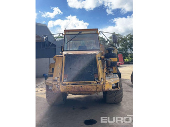 Csuklós dömper Volvo A25C: 3 kép.