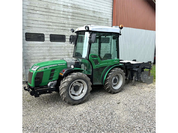 Kommunális traktor