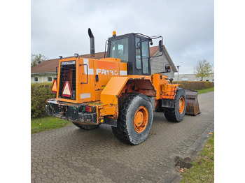 Gumikerekes homlokrakodó Fiat-Allis FR130: 5 kép.