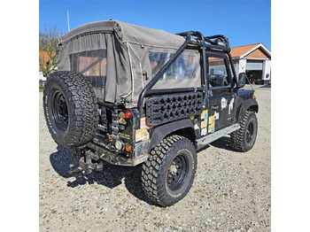 Terepjáró/ SUV Land Rover Defender 90: 4 kép. Terepjáró/ SUV Land Rover Defender 90: 4 kép.