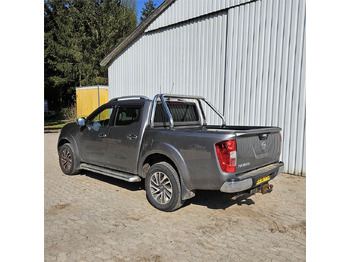 Pickup Nissan Navara: 3 kép.