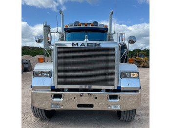 Mack Superliner lízing Mack Superliner: 3 kép.