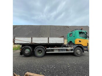 Platós teherautó Scania 124G: 3 kép.