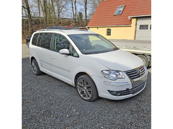 Autó VOLKSWAGEN