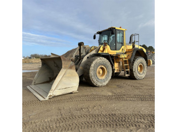Gumikerekes homlokrakodó VOLVO L150G