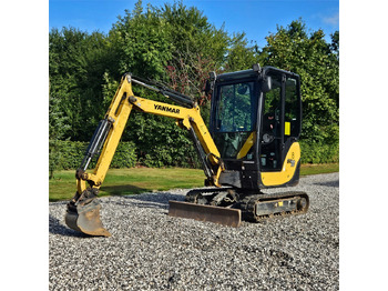 Minikotró Yanmar SV18: 2 kép.