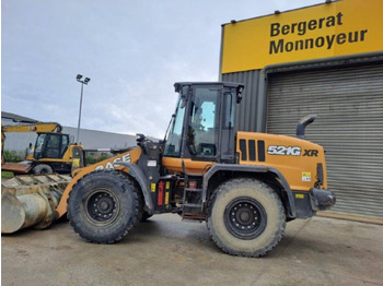 Gumikerekes homlokrakodó CASE 521 GXR: 3 kép.