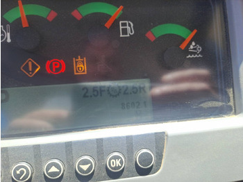 Lánctalpas homlokrakodó CAT 963K: 5 kép.