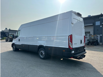 Új Furgon Iveco Daily 35S16A8 16m3: 4 kép. Új Furgon Iveco Daily 35S16A8 16m3: 4 kép.