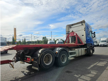 Horgos rakodó teherautó Scania R580 6x2: 3 kép.