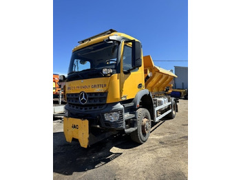 Többcélú/ Speciális jármű MERCEDES-BENZ