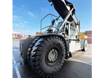 Konténerrakodó HYSTER