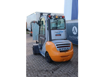 Villás targonca Still RX70-35H: 4 kép. Villás targonca Still RX70-35H: 4 kép.