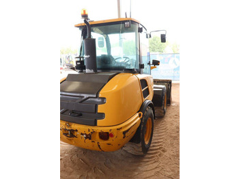 Gumikerekes homlokrakodó Volvo L25F-P: 5 kép.