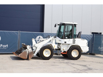 Gumikerekes homlokrakodó VOLVO L30G