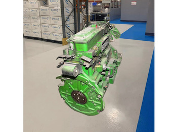 Motor John Deere 4045HL495: 4 kép. Motor John Deere 4045HL495: 4 kép.