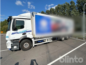 Dobozos felépítményű teherautó MERCEDES-BENZ