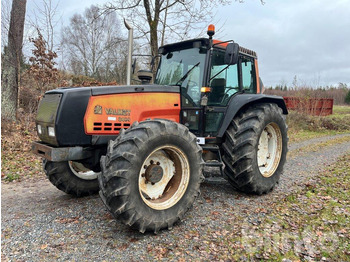 Traktor VALMET