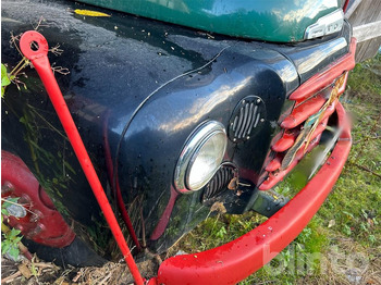 Platós teherautó VOLVO L 475 Reparationsobjekt: 5 kép. Platós teherautó VOLVO L 475 Reparationsobjekt: 5 kép.