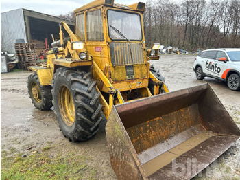 Gumikerekes homlokrakodó Volvo BM LM641: 3 kép.