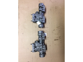 Kipufogó leömlő COLLETTORE CENTRALE DI SCARICO MAN 51081020065: 4 kép. Kipufogó leömlő COLLETTORE CENTRALE DI SCARICO MAN 51081020065: 4 kép.