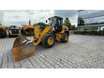 Gumikerekes homlokrakodó CATERPILLAR 930M
