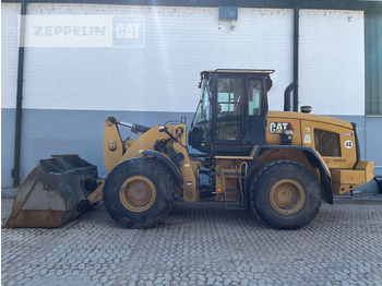 Gumikerekes homlokrakodó CATERPILLAR 930M