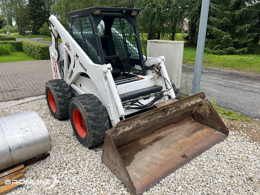1995 Bobcat 873 54kW Skid-steer loader - Mini homlokrakodó: 1 kép. 1995 Bobcat 873 54kW Skid-steer loader - Mini homlokrakodó: 1 kép.