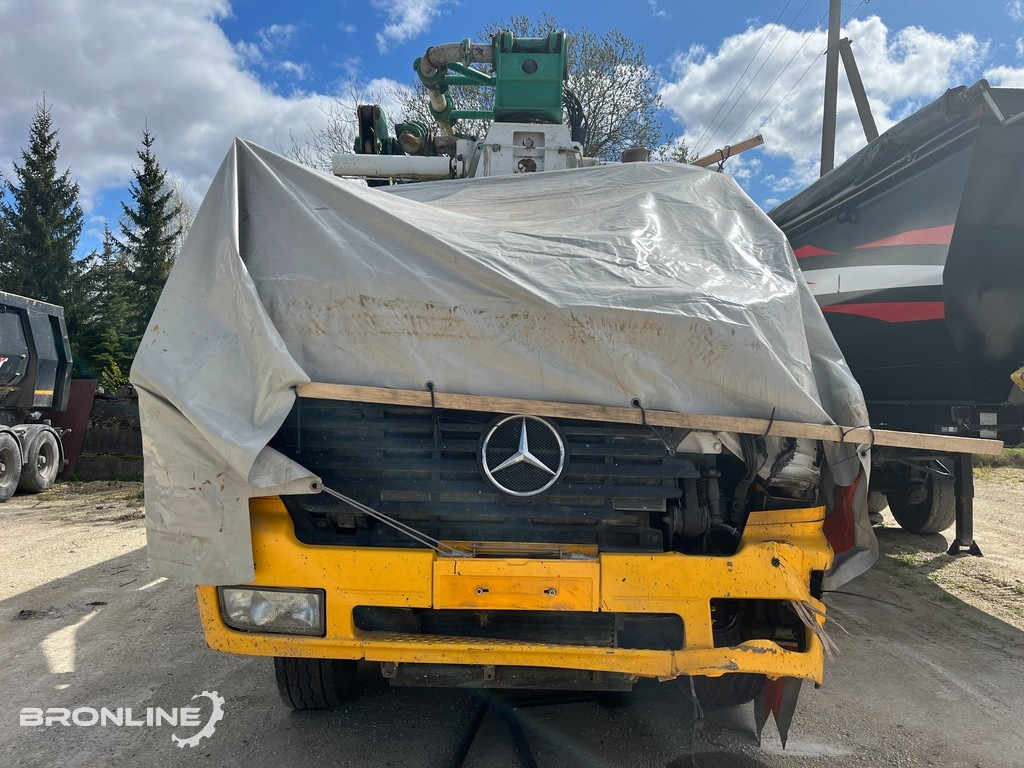 2003 MERCEDES-BENZ ACTROS 3240B 8X4/4 Mixer - Betonmixer: 4 kép. 2003 MERCEDES-BENZ ACTROS 3240B 8X4/4 Mixer - Betonmixer: 4 kép.
