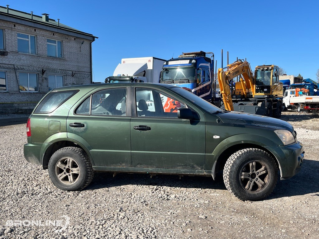 2004 KIA Sorento 4x4 - Autó: 4 kép. 2004 KIA Sorento 4x4 - Autó: 4 kép.