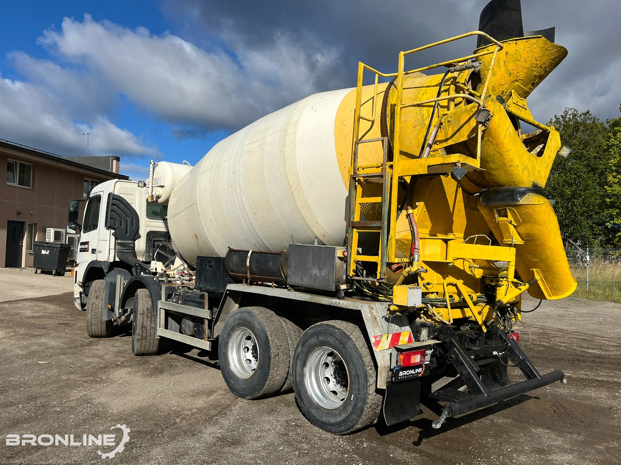 2004 Volvo FM12 420 8x4 Intermix 10m³ - Betonmixer: 4 kép. 2004 Volvo FM12 420 8x4 Intermix 10m³ - Betonmixer: 4 kép.