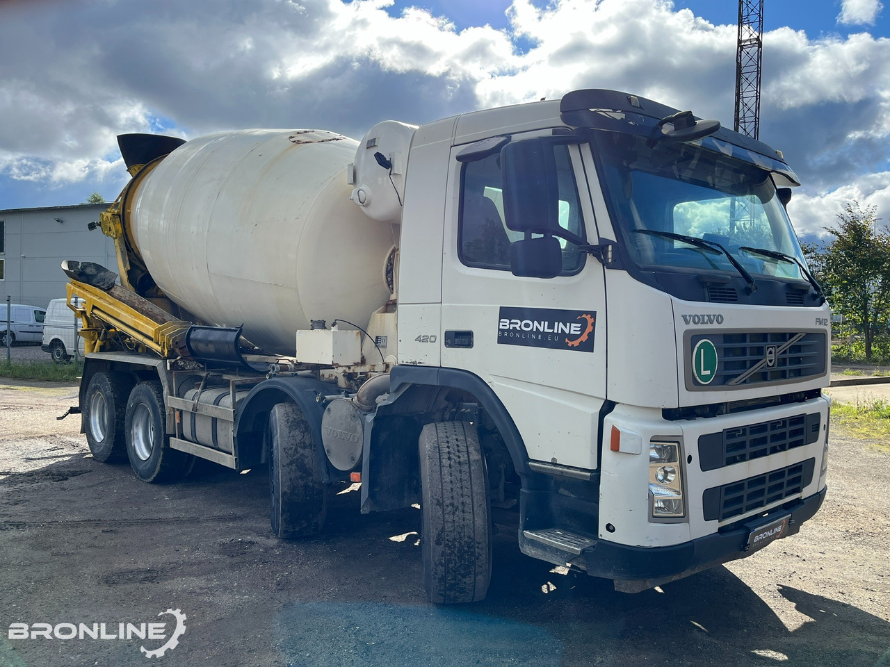 2004 Volvo FM12 420 8x4 Intermix 10m³ - Betonmixer: 2 kép. 2004 Volvo FM12 420 8x4 Intermix 10m³ - Betonmixer: 2 kép.