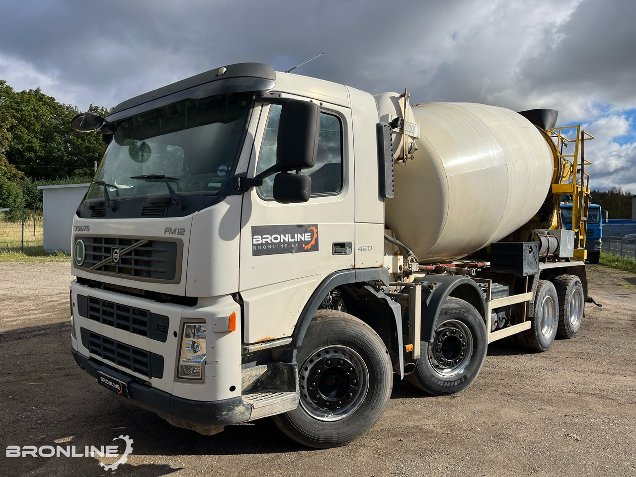 2004 Volvo FM12 420 8x4 Intermix 10m³ - Betonmixer: 1 kép. 2004 Volvo FM12 420 8x4 Intermix 10m³ - Betonmixer: 1 kép.