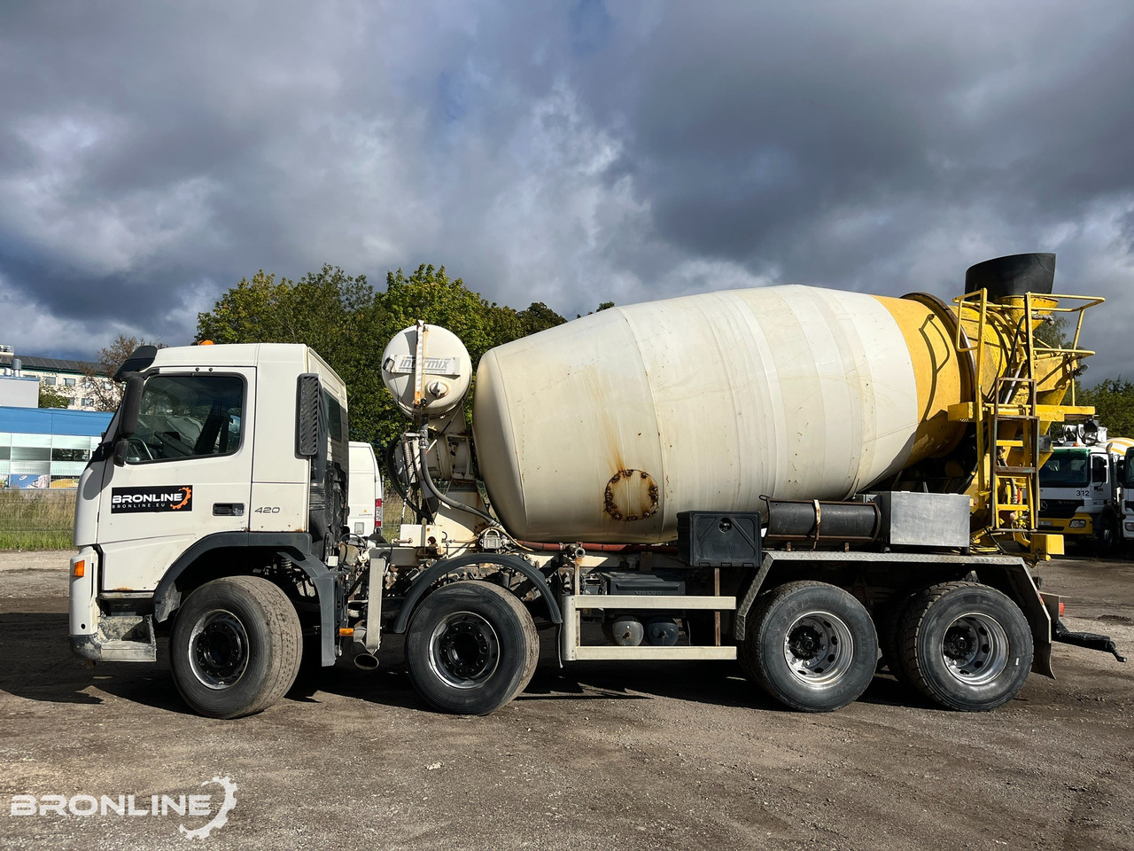 2004 Volvo FM12 420 8x4 Intermix 10m³ - Betonmixer: 3 kép. 2004 Volvo FM12 420 8x4 Intermix 10m³ - Betonmixer: 3 kép.