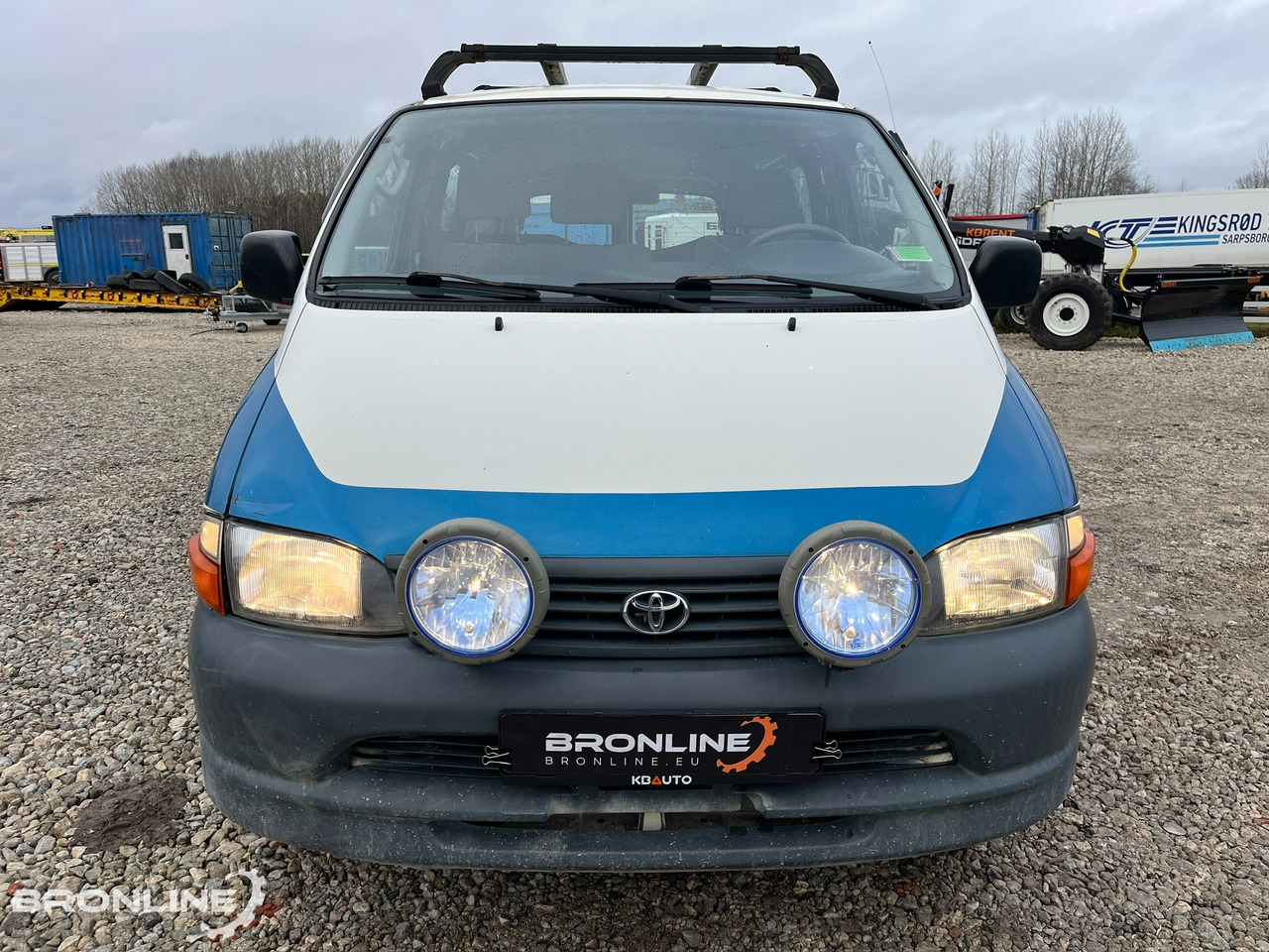 2005 Toyota HIACE 4WD D4D 2.5d 75kW - Autó: 3 kép. 2005 Toyota HIACE 4WD D4D 2.5d 75kW - Autó: 3 kép.