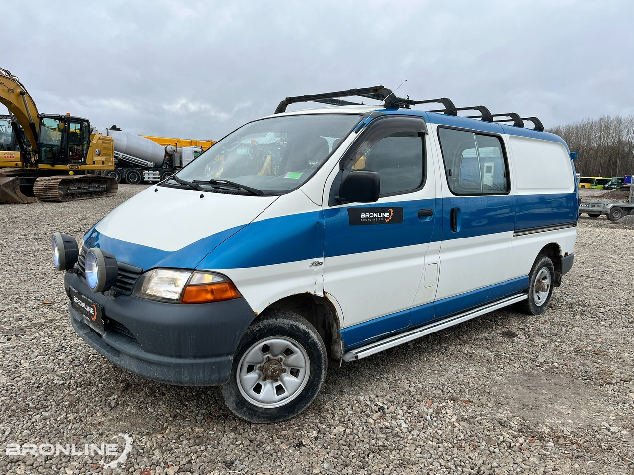 2005 Toyota HIACE 4WD D4D 2.5d 75kW - Autó: 1 kép. 2005 Toyota HIACE 4WD D4D 2.5d 75kW - Autó: 1 kép.
