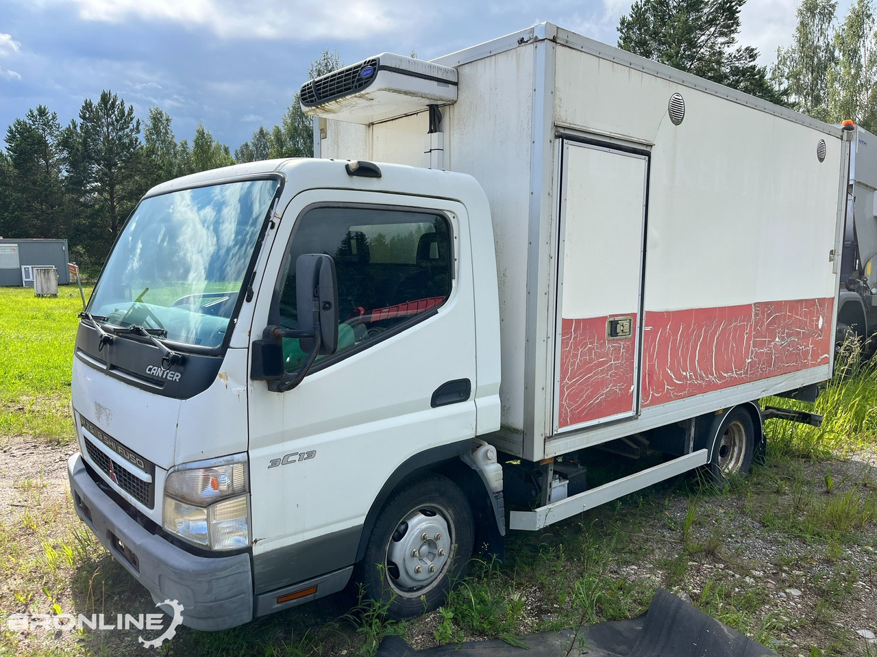 2007 Mitsubishi Fuso Canter 3c13 BOX - Hűtős teherautó: 1 kép. 2007 Mitsubishi Fuso Canter 3c13 BOX - Hűtős teherautó: 1 kép.