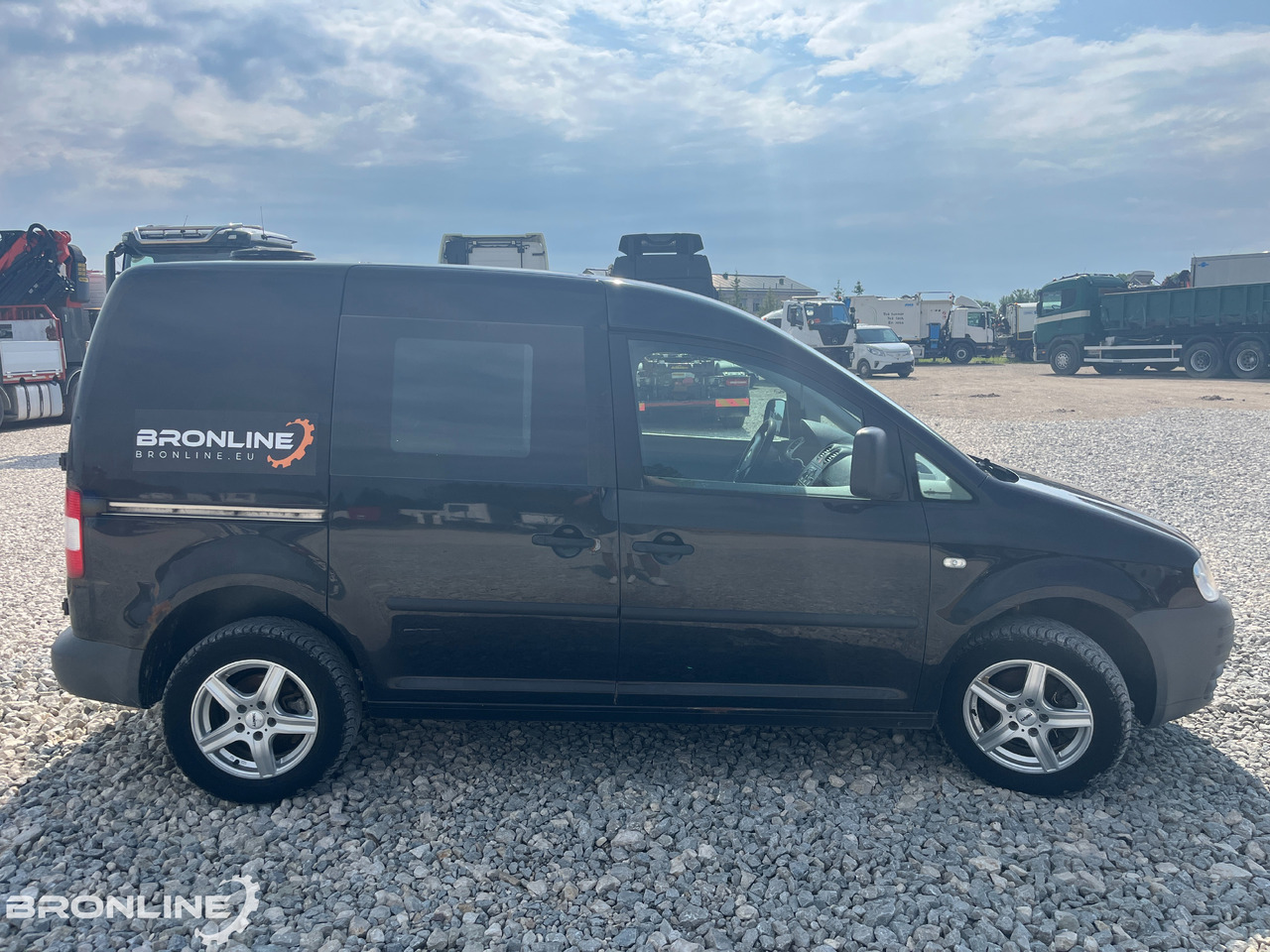 2010 Volkswagen Caddy 4x4 1.9 77kW - Kis furgon: 4 kép. 2010 Volkswagen Caddy 4x4 1.9 77kW - Kis furgon: 4 kép.