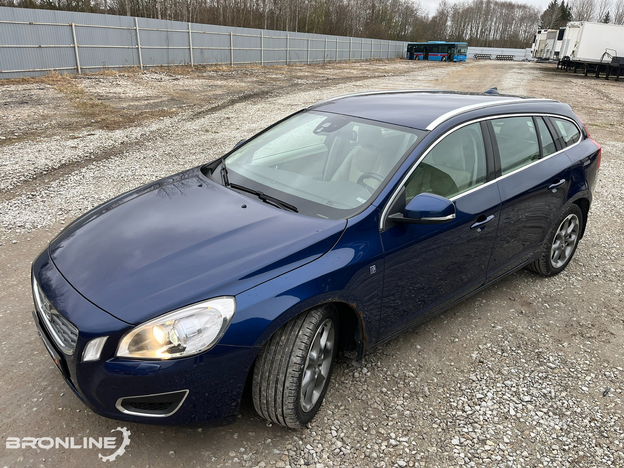 2011 Volvo V60 1.6 84kW Low mileage - Autó: 5 kép. 2011 Volvo V60 1.6 84kW Low mileage - Autó: 5 kép.
