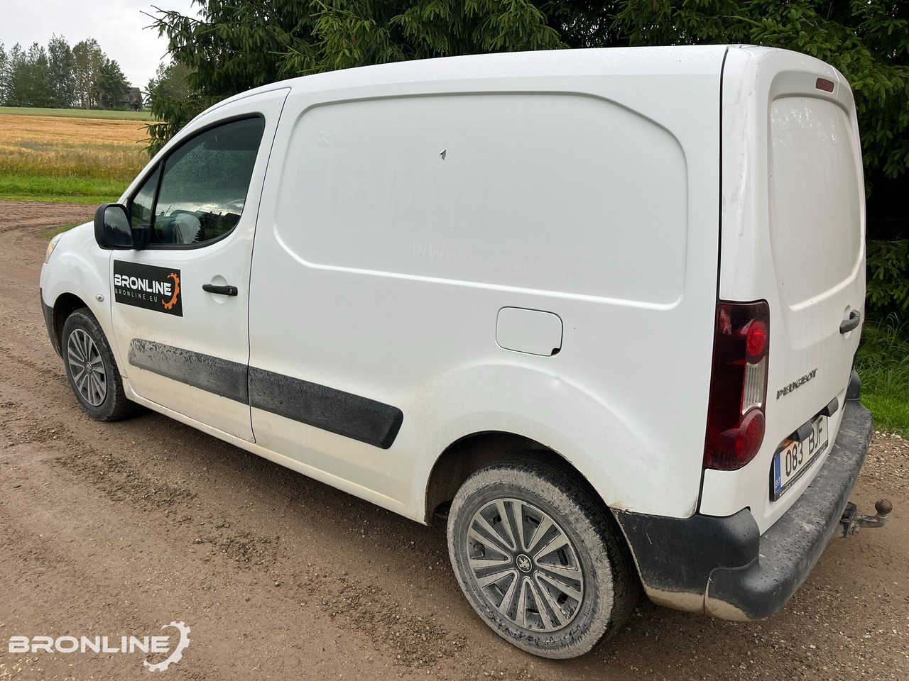 2013 Peugeot Partner 1.6d 55kW - Kis furgon: 4 kép. 2013 Peugeot Partner 1.6d 55kW - Kis furgon: 4 kép.