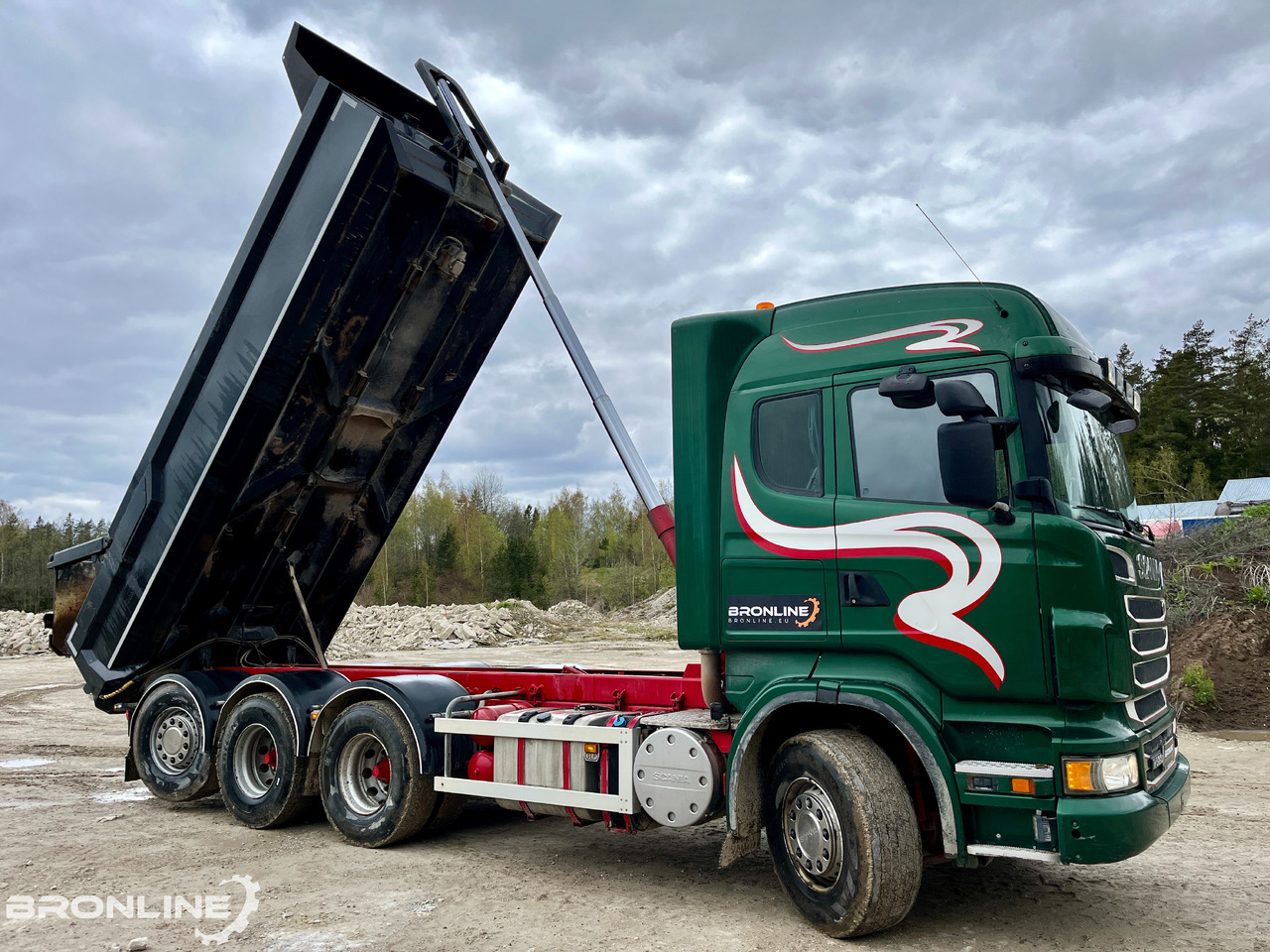 2013 V8 SCANIA R560 8X4 Tipper/Kallur/Retarder - Billenőplatós teherautó: 4 kép. 2013 V8 SCANIA R560 8X4 Tipper/Kallur/Retarder - Billenőplatós teherautó: 4 kép.