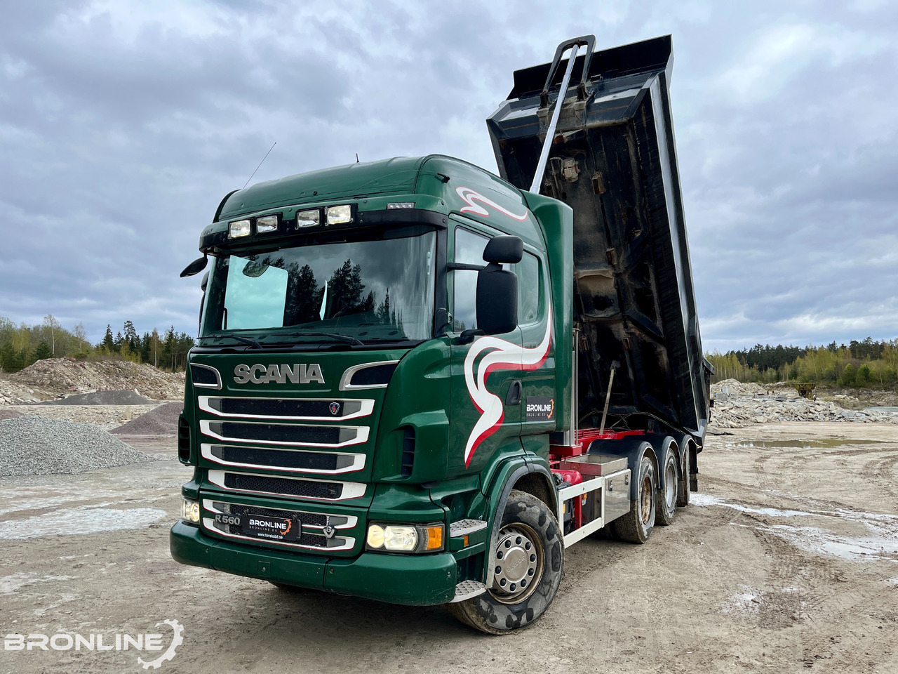 2013 V8 SCANIA R560 8X4 Tipper/Kallur/Retarder - Billenőplatós teherautó: 2 kép. 2013 V8 SCANIA R560 8X4 Tipper/Kallur/Retarder - Billenőplatós teherautó: 2 kép.