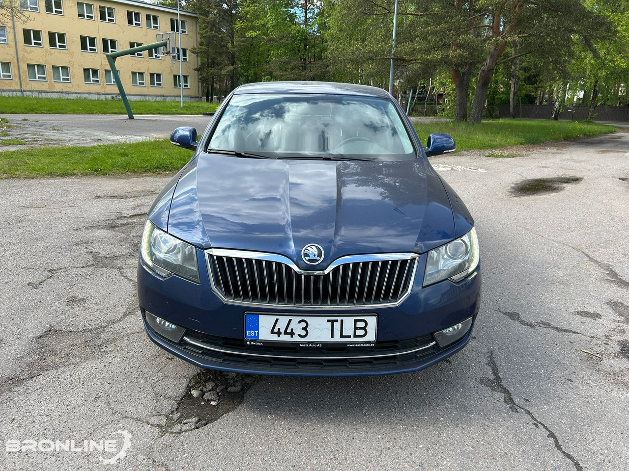 2014 Skoda Superb 1.8 118kW 4x4 - Autó: 3 kép. 2014 Skoda Superb 1.8 118kW 4x4 - Autó: 3 kép.