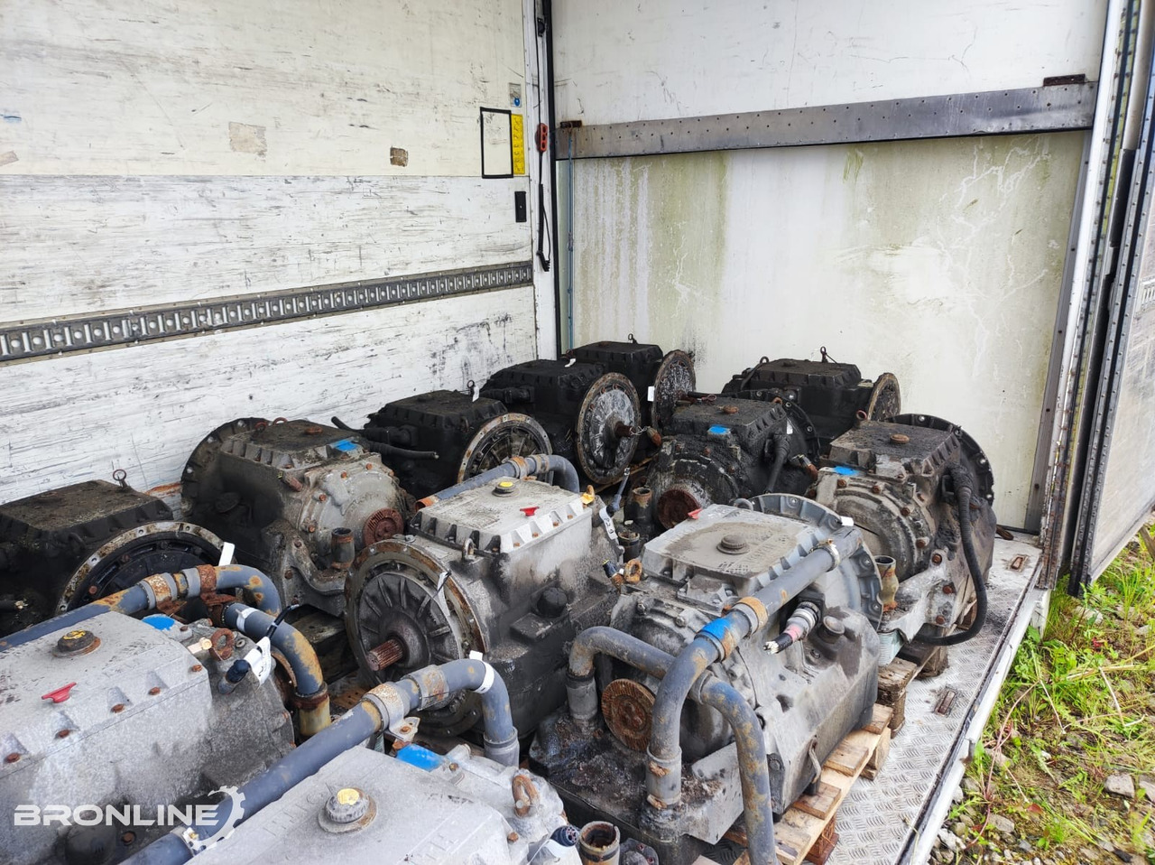 MAN VOITH GEARBOXES 27 pcs - Sebességváltó - Teherautó: 4 kép. MAN VOITH GEARBOXES 27 pcs - Sebességváltó - Teherautó: 4 kép.
