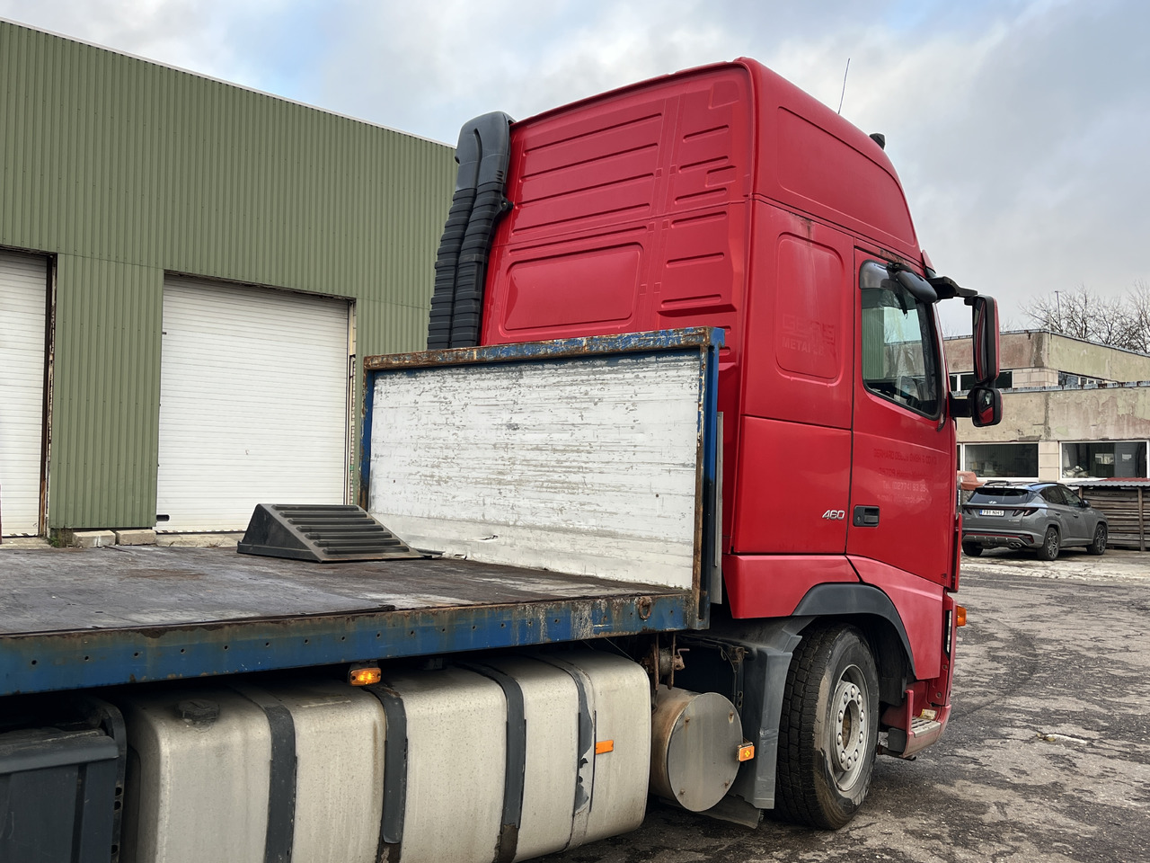 Volvo FH12 Flatbed Automatic 2006 - Platós teherautó: 5 kép. Volvo FH12 Flatbed Automatic 2006 - Platós teherautó: 5 kép.