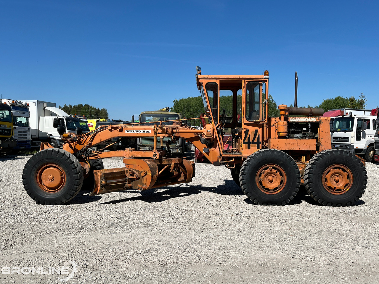 Volvo VHK 312 - Gréder: 2 kép. Volvo VHK 312 - Gréder: 2 kép.