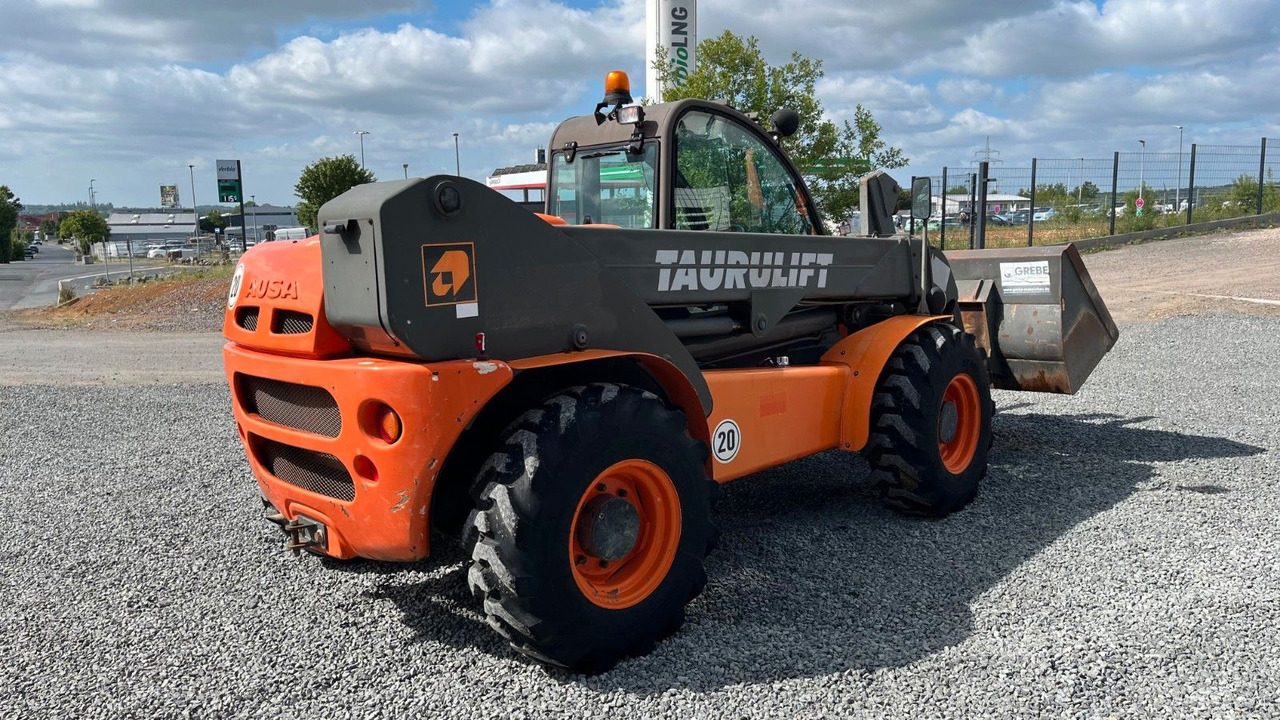 AUSA T 276 H Teleskoplader 5100 Kg - Teleszkópos rakodó: 4 kép. AUSA T 276 H Teleskoplader 5100 Kg - Teleszkópos rakodó: 4 kép.
