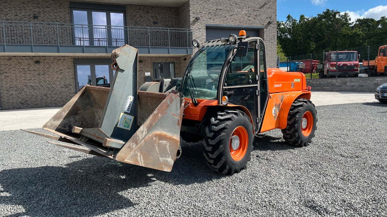 AUSA T 276 H Teleskoplader 5100 Kg - Teleszkópos rakodó: 2 kép. AUSA T 276 H Teleskoplader 5100 Kg - Teleszkópos rakodó: 2 kép.